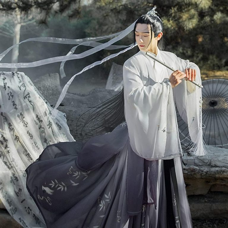 Essential Accessories to Complete Your Men Hanfu Look